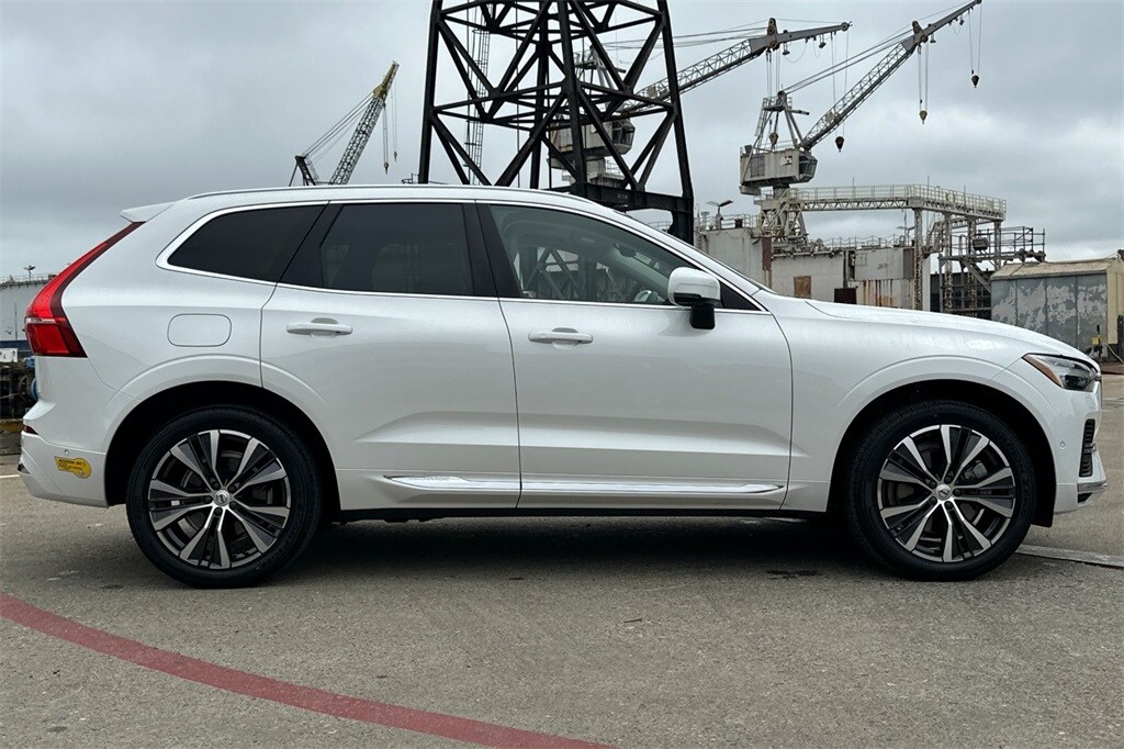 Used 2022 Volvo XC60 Recharge Plug-In Hybrid T8 Inscription Expression SUV