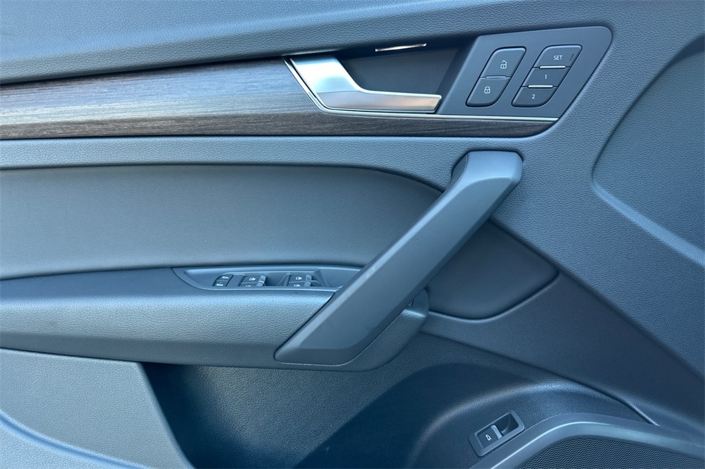 Image 8 of 2025 Audi Q5 40 Premium SUV