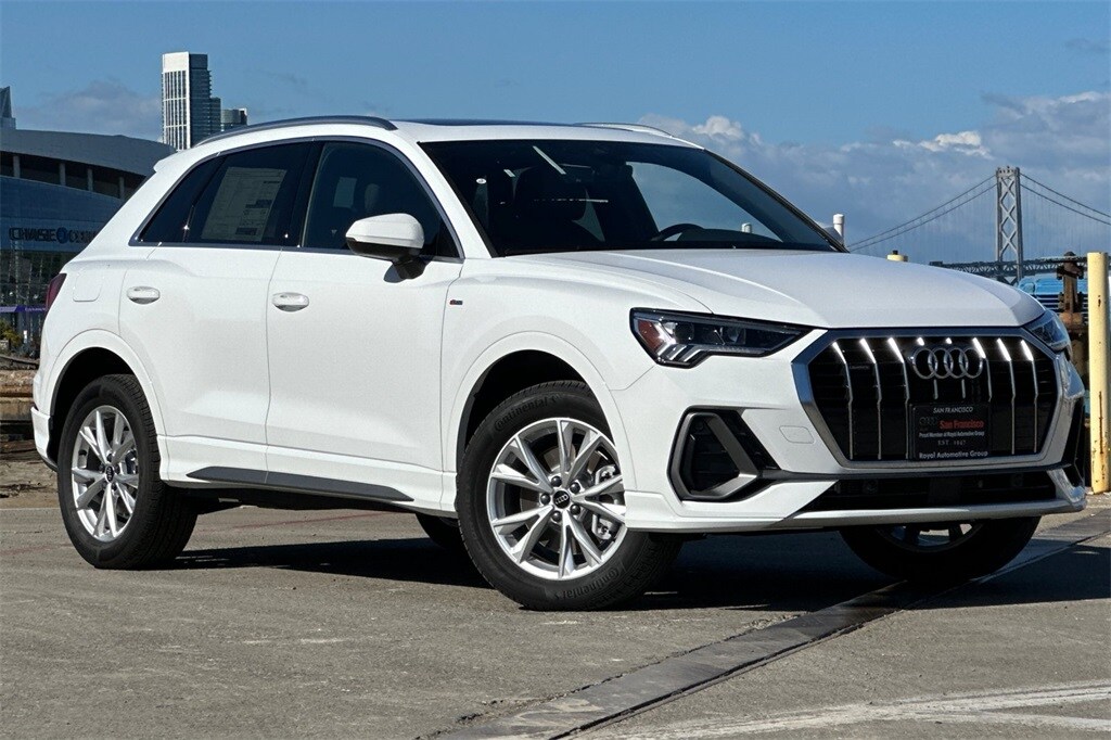 2025 Audi Q3 45 TFSI S line Premium photo 2