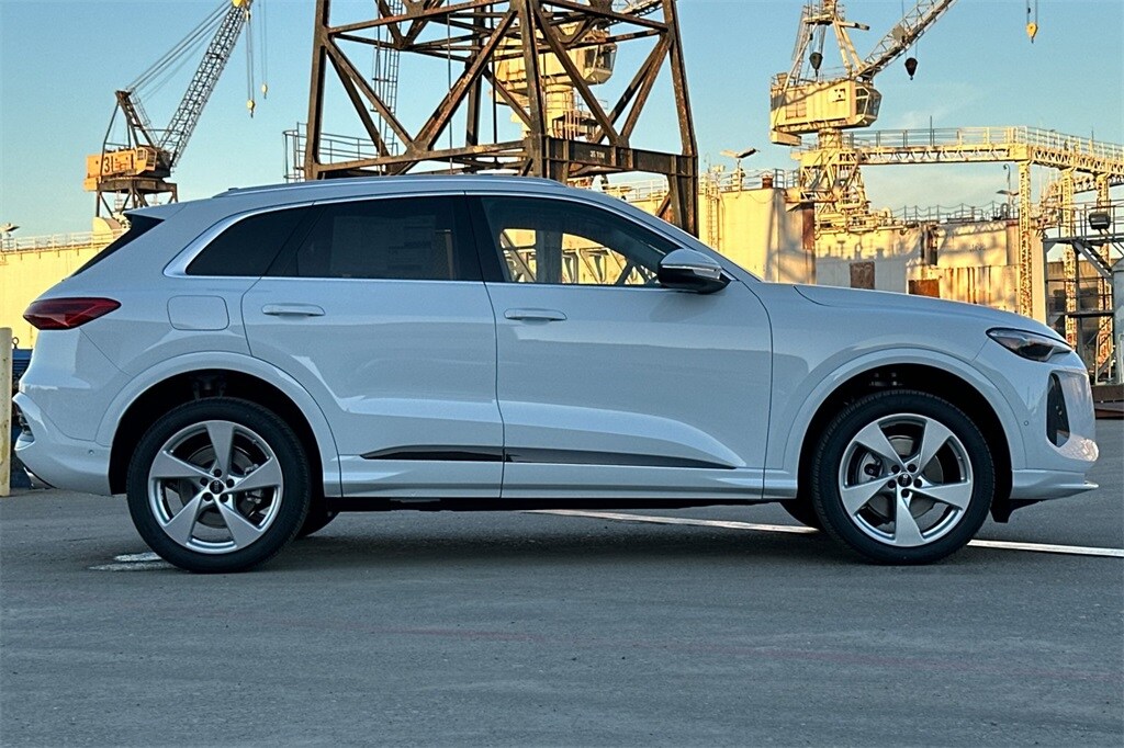 2025 Audi Q5 2.0T Premium Plus photo 3