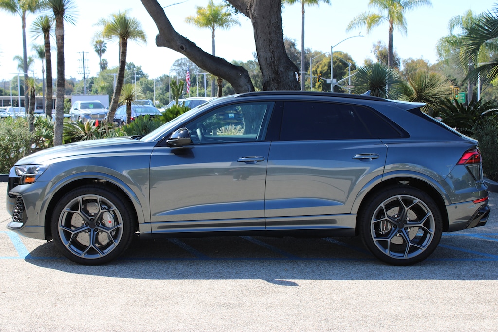 New 2026 Audi RS Q8 4.0T performance SUV