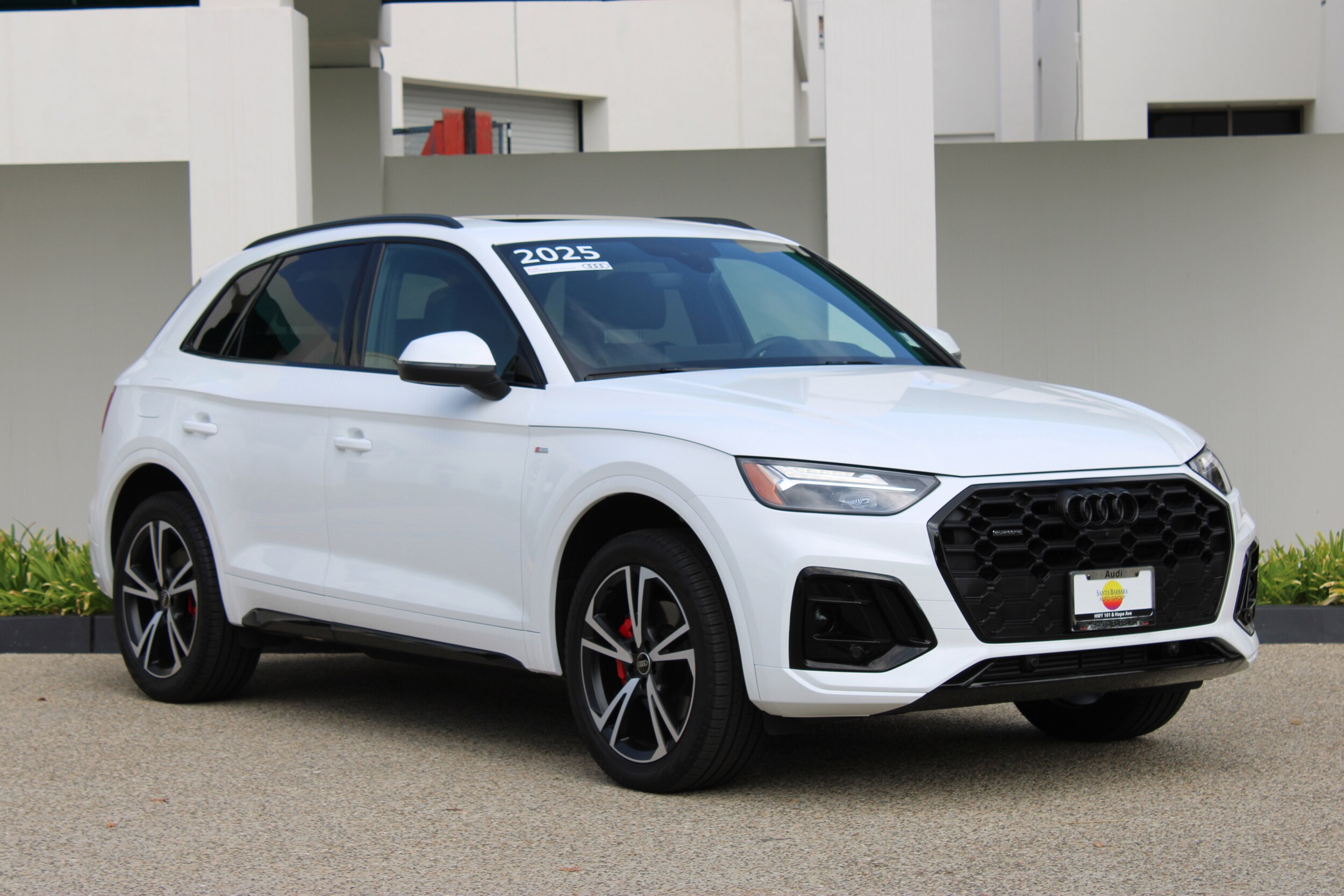 2025 Audi Q5 S line Premium Plus photo 2
