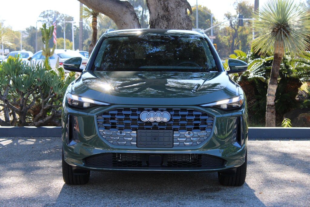 New 2025 Audi Q5 2.0T Premium SUV
