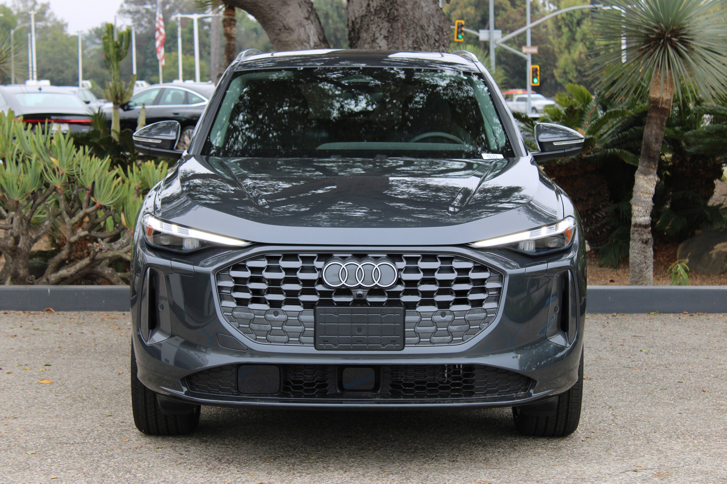 2025 Audi Q5 2.0T Premium Plus photo 2