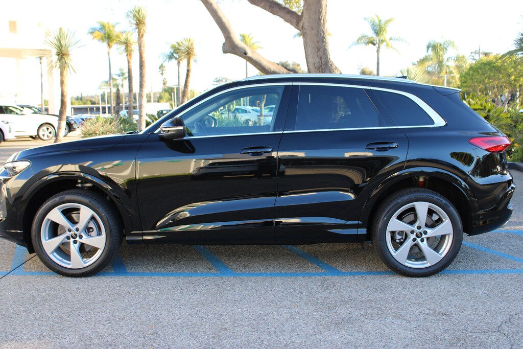 New 2025 Audi Q5 2.0T Premium SUV