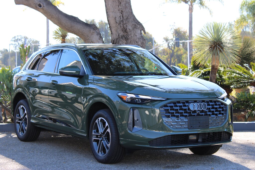 New 2025 Audi Q5 2.0T Premium SUV