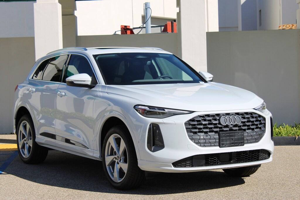 New 2025 Audi Q5 2.0T Premium SUV