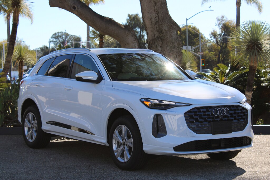 New 2025 Audi Q5 2.0T Premium SUV