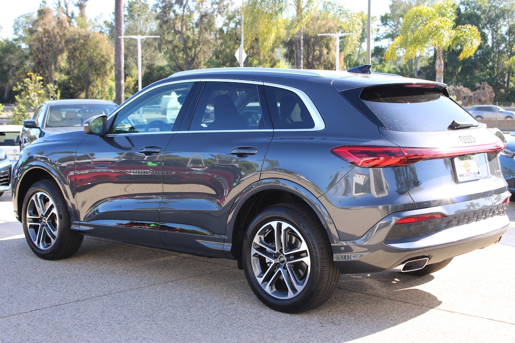New 2026 Audi Q5 2.0T Premium SUV