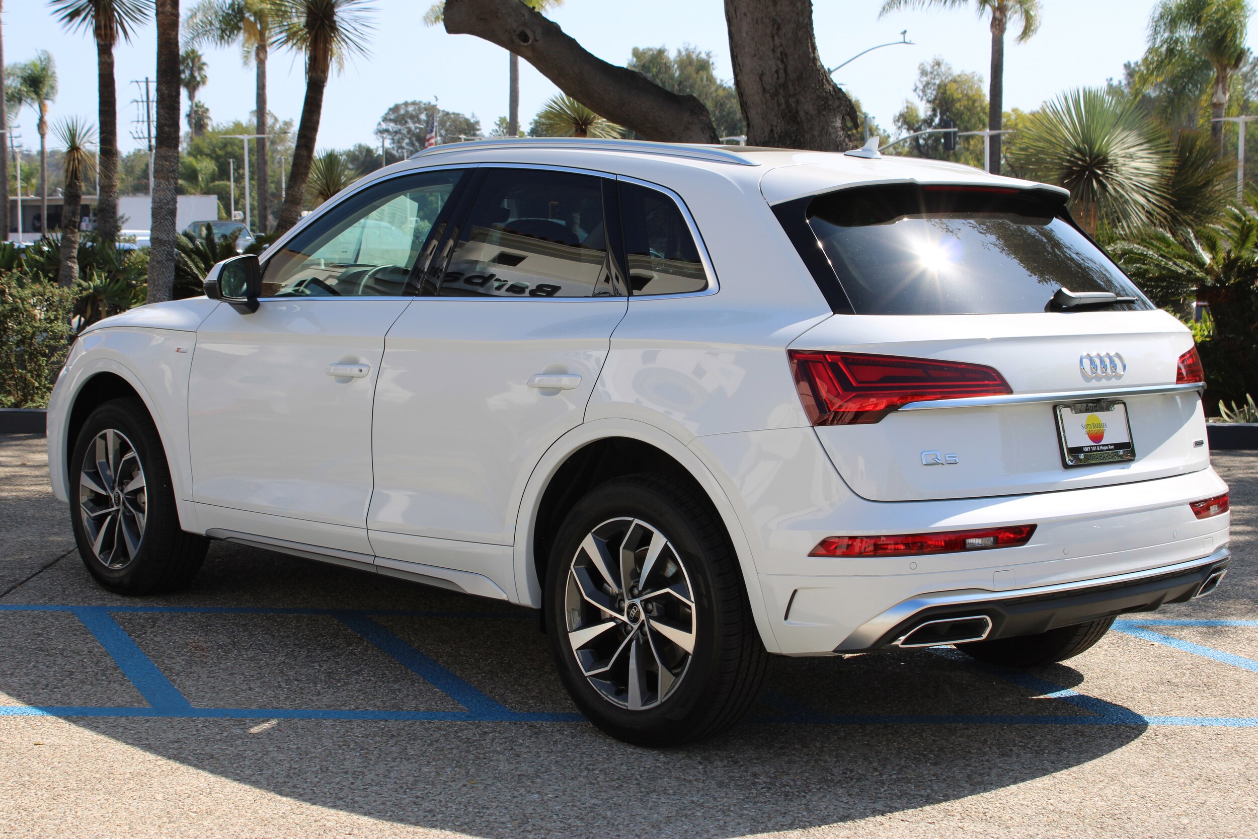 2025 Audi Q5 S line Premium photo 3