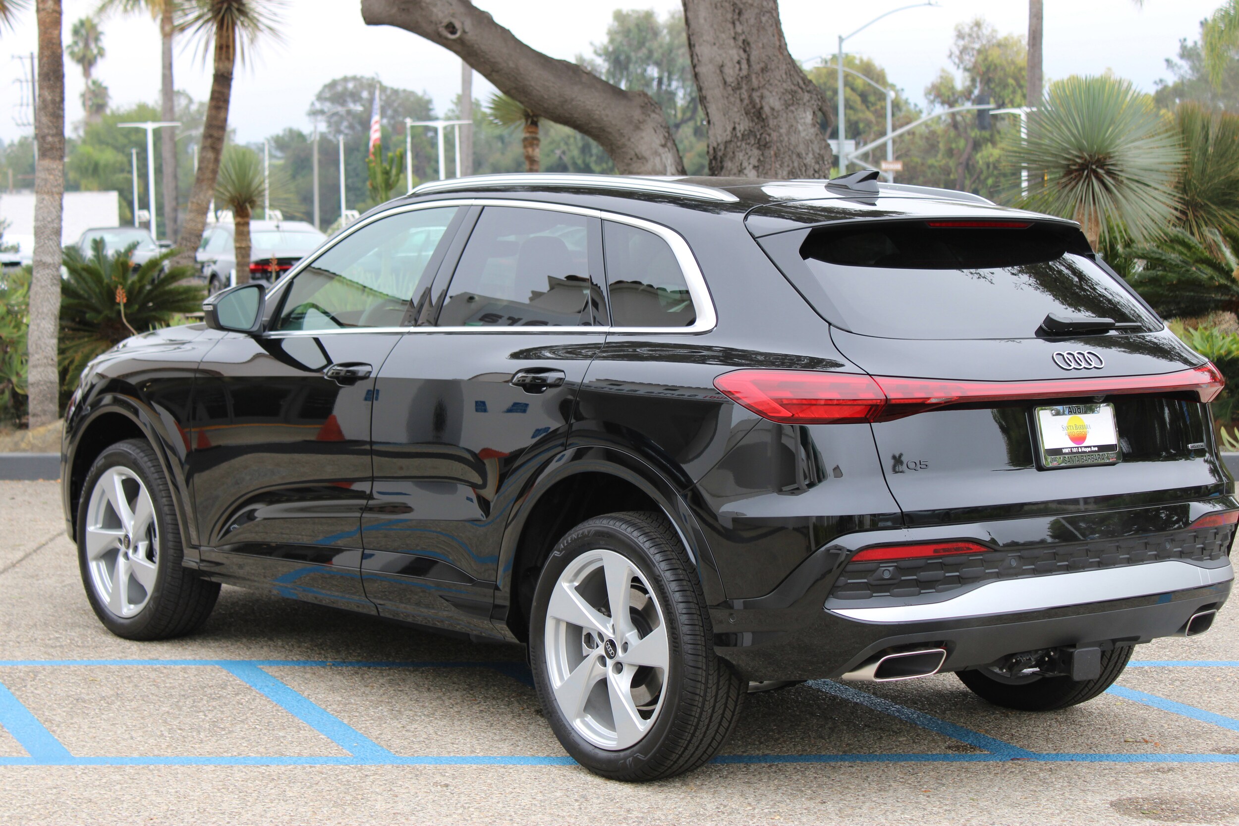 2025 Audi Q5 2.0T Premium Plus TFSI photo 3