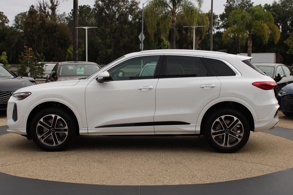 Certified 2025 Audi Q5 2.0T Premium SUV