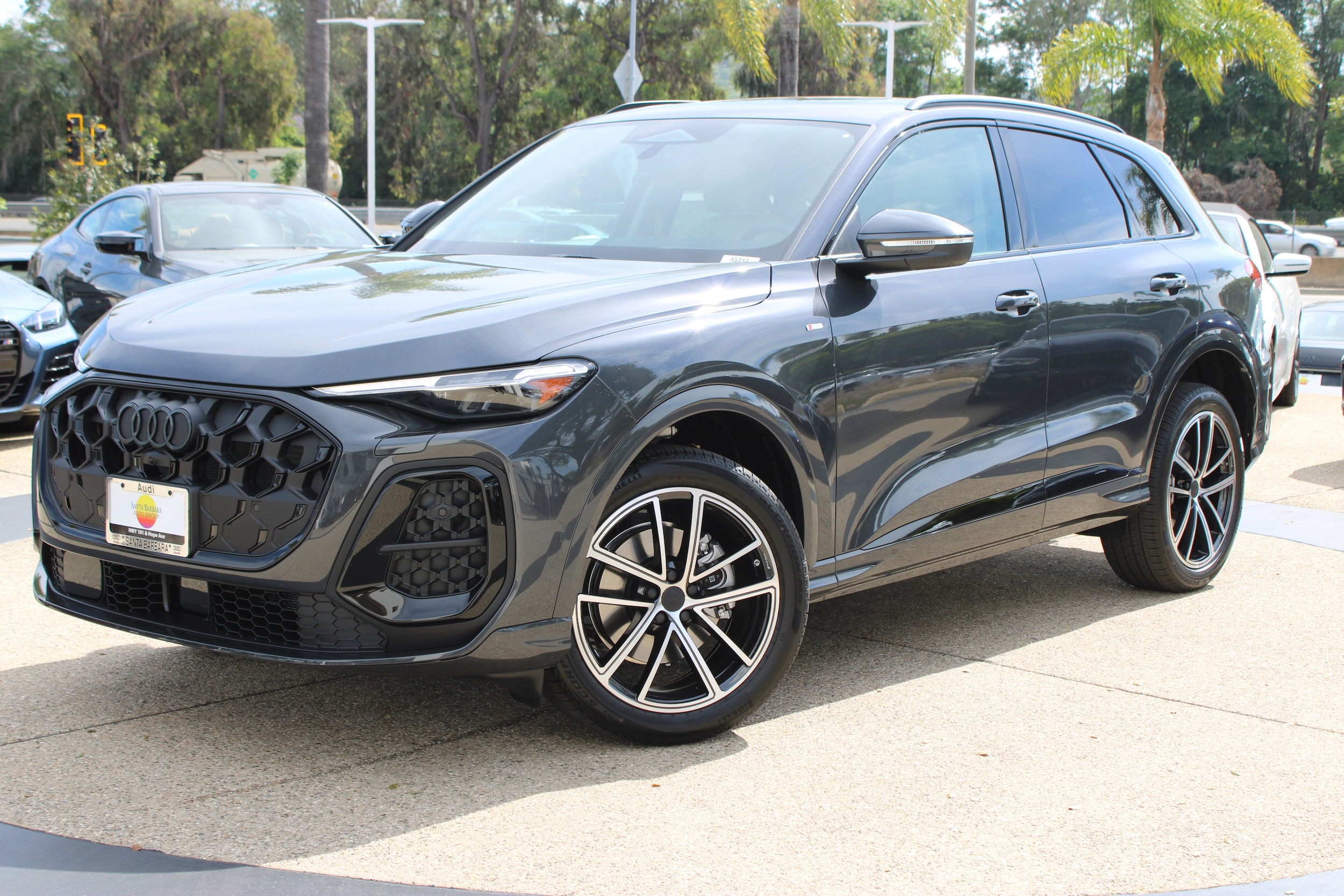 2026 Audi Q5 Premium Plus quattro's photo