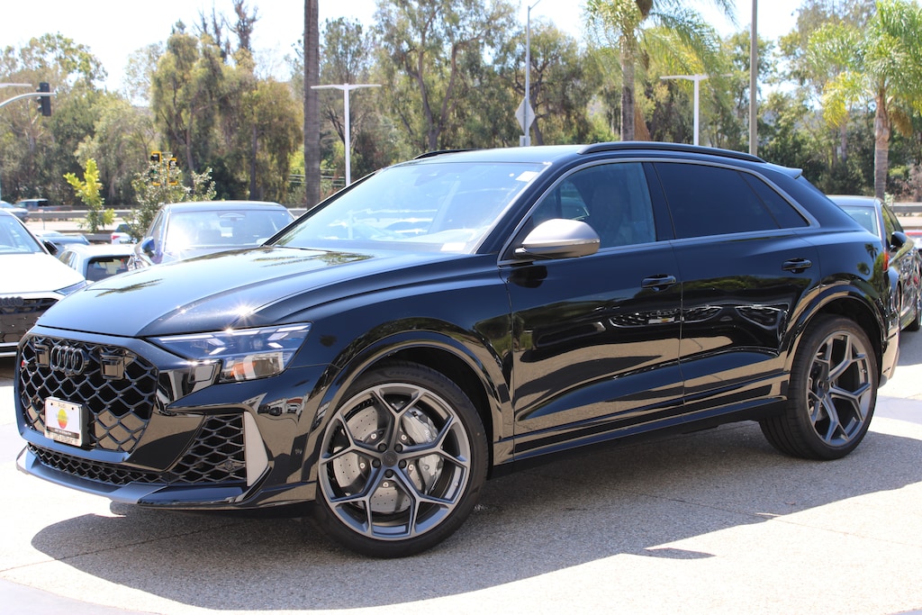 New 2026 Audi RS Q8 4.0T performance SUV