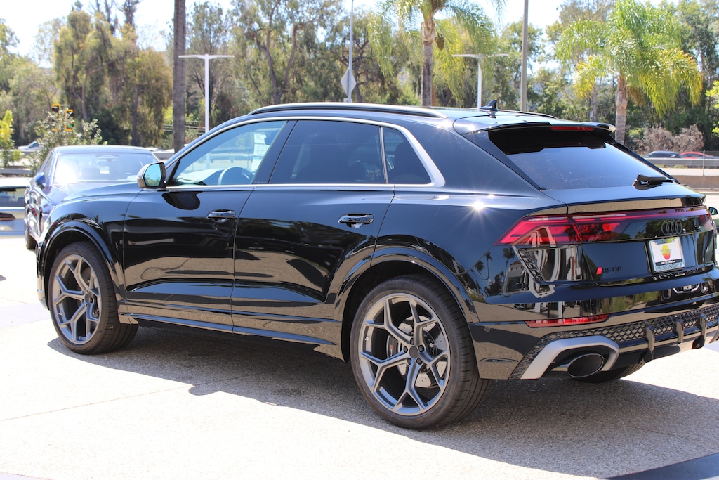 New 2026 Audi RS Q8 4.0T performance SUV