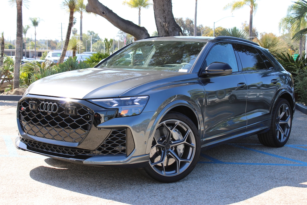 New 2026 Audi RS Q8 4.0T performance SUV
