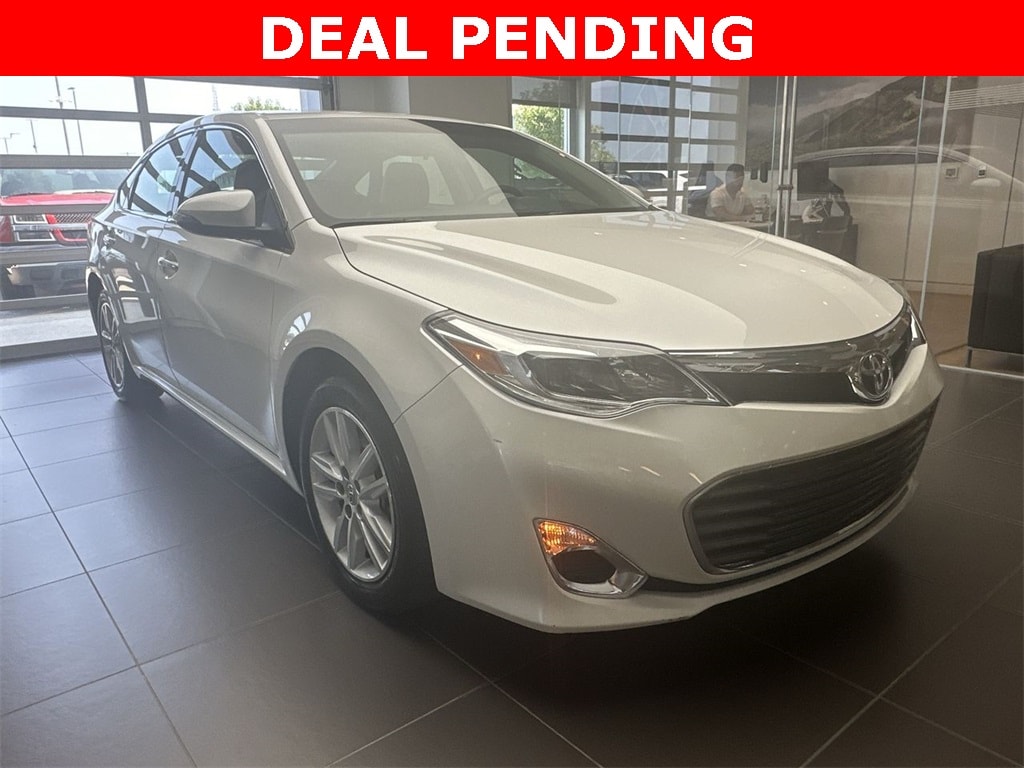 Used 2015 Toyota Avalon XLE with VIN 4T1BK1EB1FU191525 for sale in Kansas City