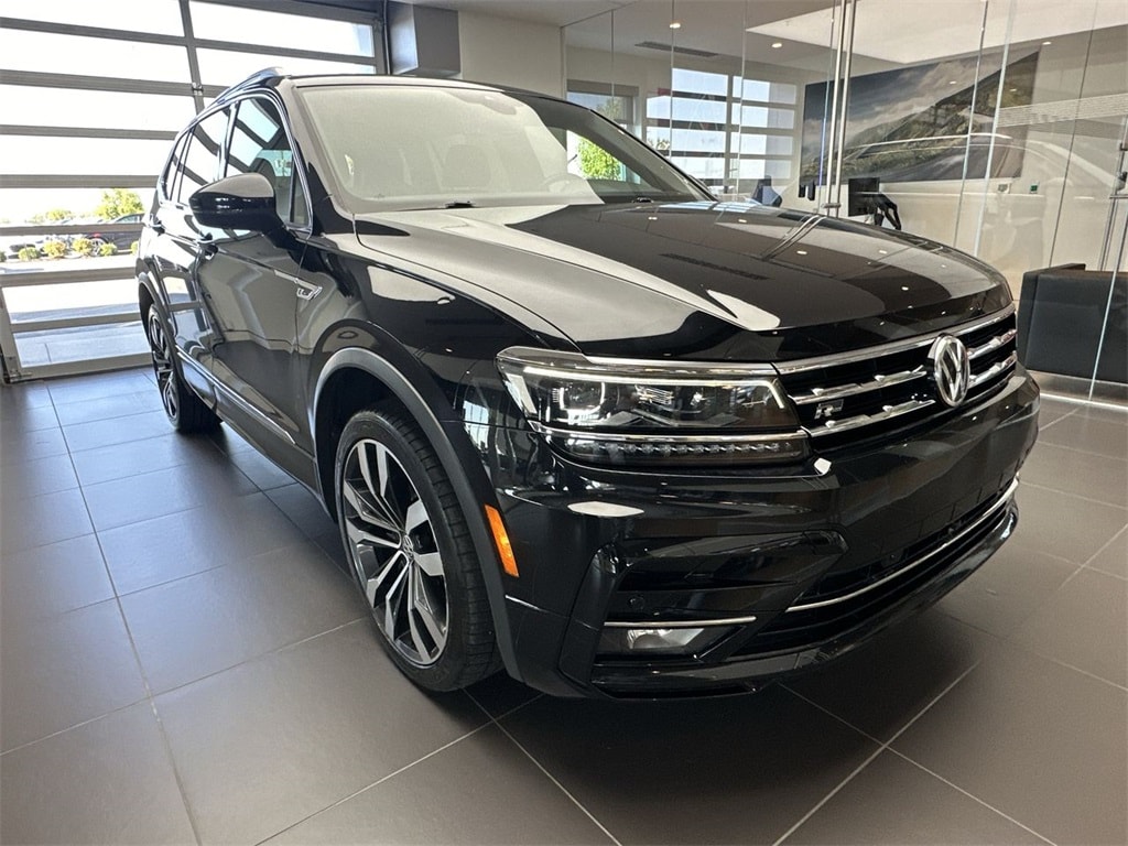 Used 2019 Volkswagen Tiguan SEL Premium R-Line with VIN 3VV4B7AXXKM193047 for sale in Merriam, KS