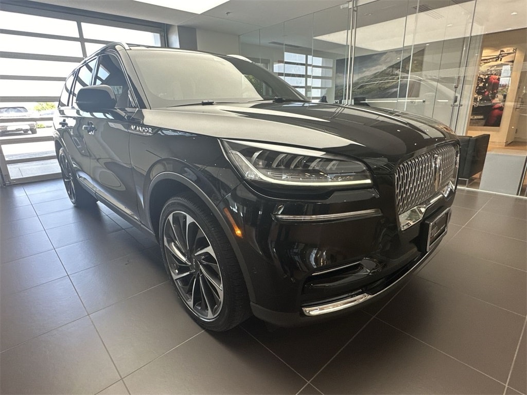 Used 2023 Lincoln Aviator Reserve with VIN 5LM5J7XC6PGL07811 for sale in Kansas City