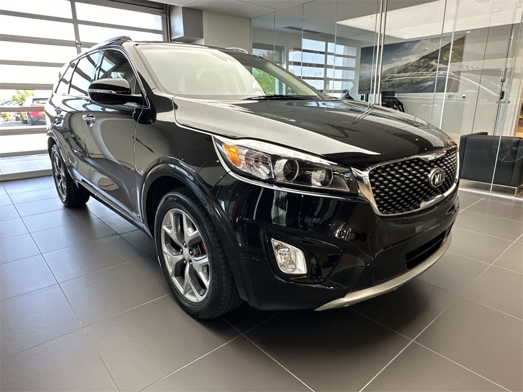 Used 2018 Kia Sorento SX with VIN 5XYPKDA56JG350545 for sale in Merriam, KS