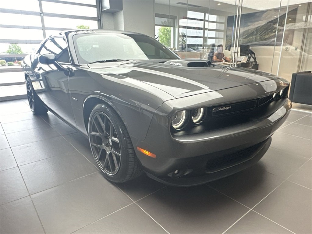 Used 2016 Dodge Challenger R/T with VIN 2C3CDZBT2GH306513 for sale in Kansas City