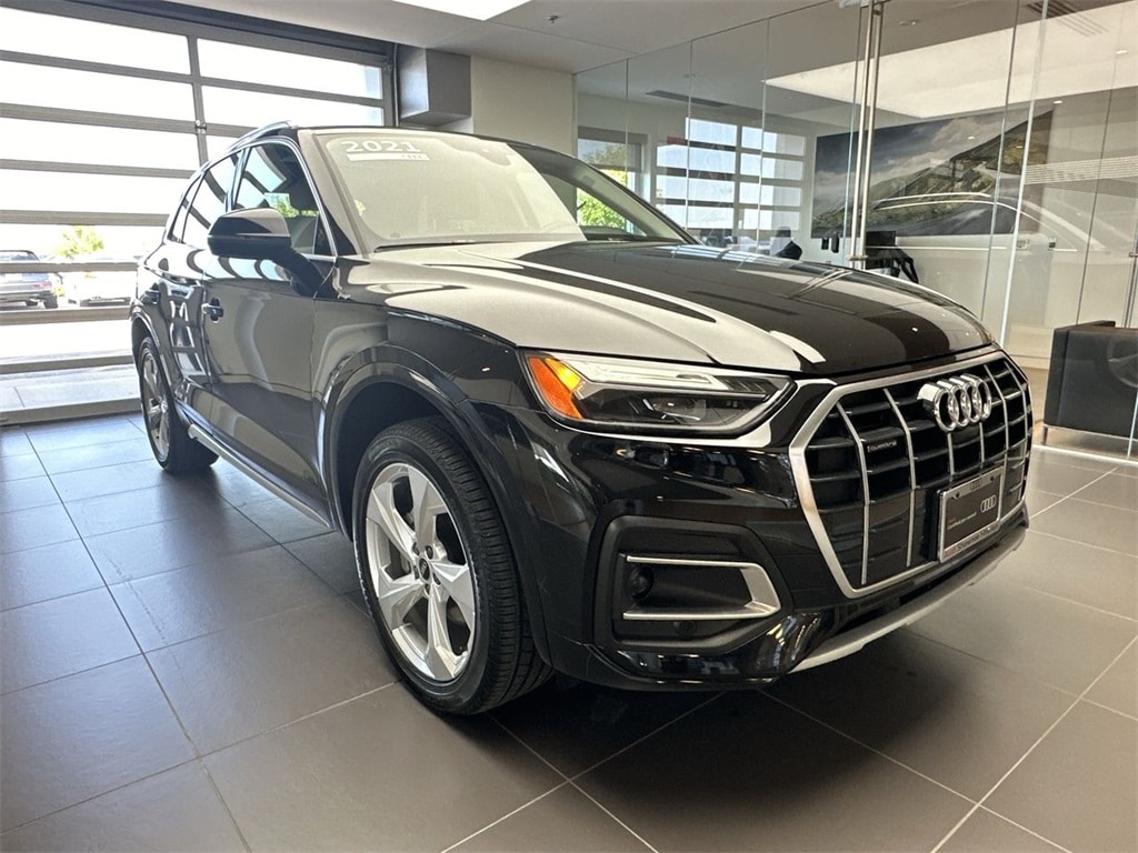 Used 2021 Audi Q5 Premium Plus with VIN WA1BAAFY2M2136465 for sale in Merriam, KS