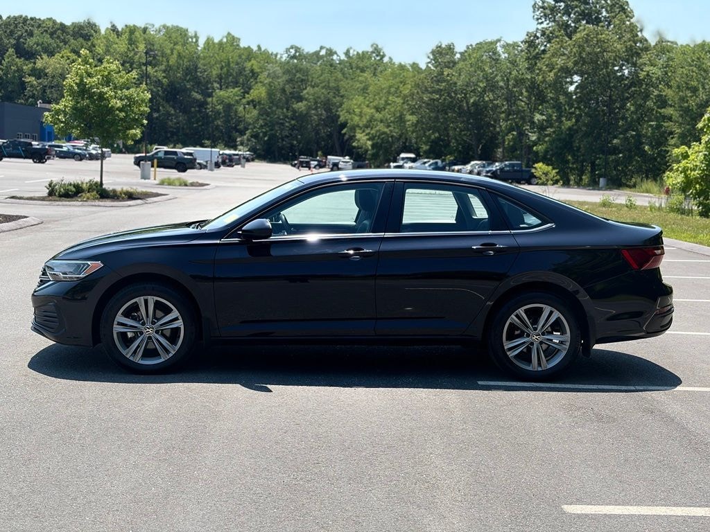 Used 2024 Volkswagen Jetta 1.5T SE Sedan