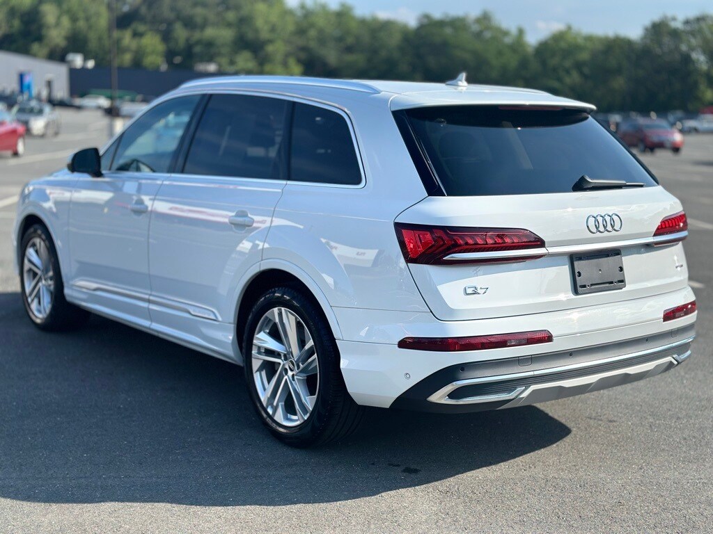 2021 Audi Q7 55 Prestige photo 4