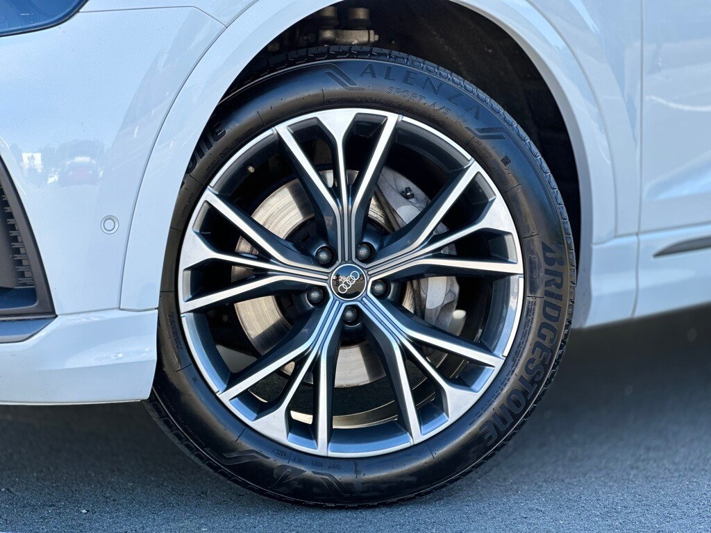 2021 Audi Q8 55 Premium Plus photo 2
