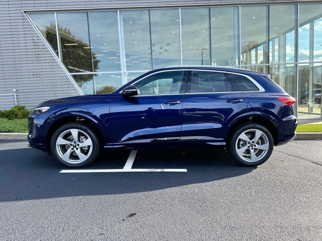 2025 Audi Q5 2.0T Premium Plus photo 2