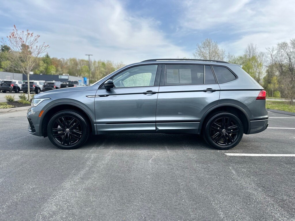2022 Volkswagen Tiguan SE R-Line Black photo 2