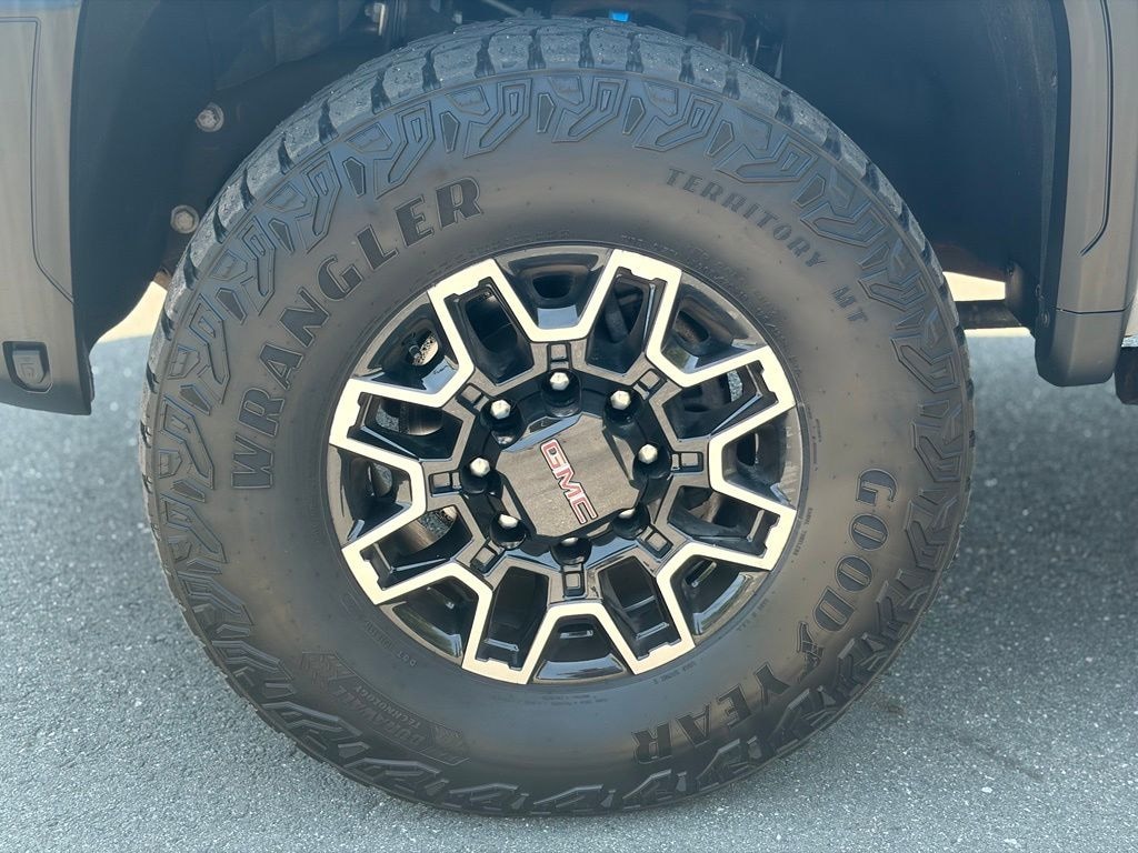 Used 2024 GMC Sierra 2500HD AT4X Truck