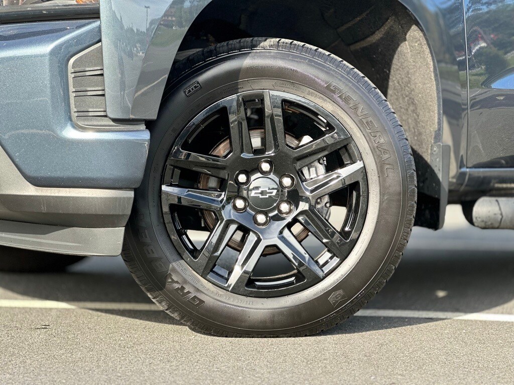 2022 Chevrolet Silverado 1500 Custom photo 2