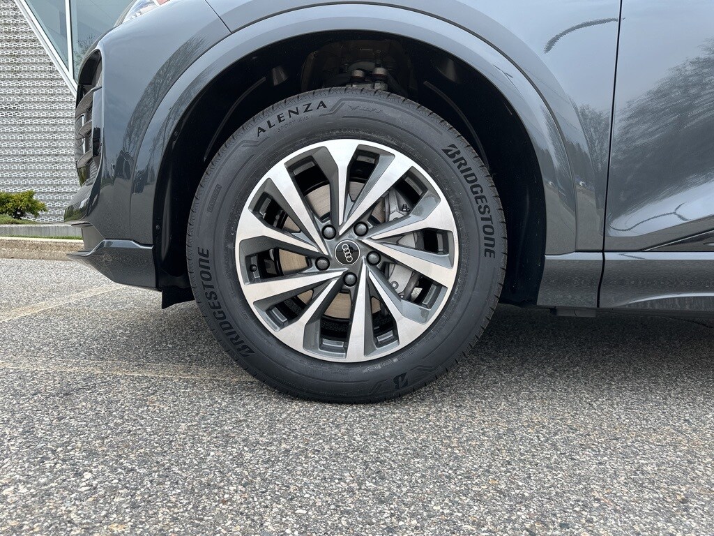 2025 Audi Q6 E-tron Premium Plus photo 3