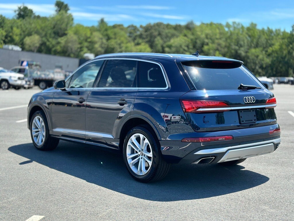 2025 Audi Q7 45 Premium Plus photo 4