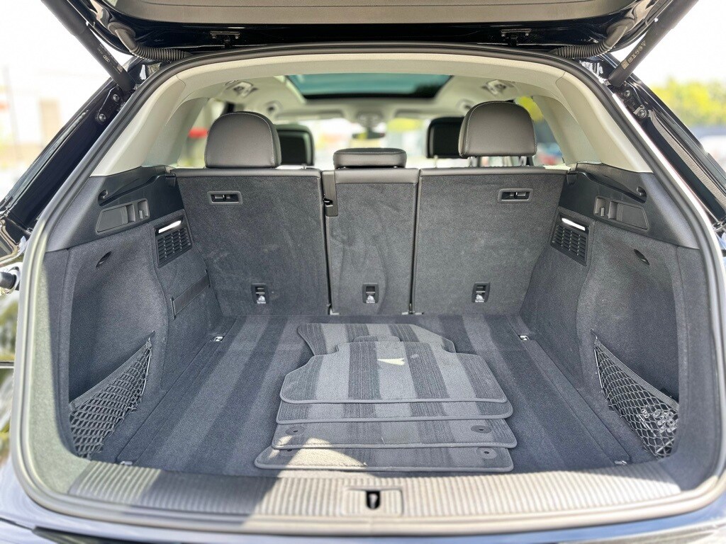 2022 Audi Q5 40 Premium Plus photo 4
