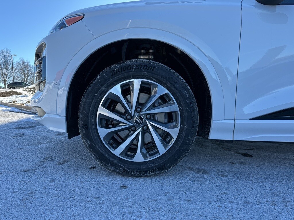 2025 Audi Q6 E-tron Premium photo 3