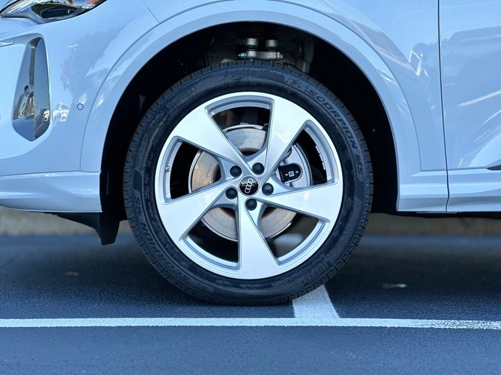 2025 Audi Q5 2.0T Premium Plus photo 2