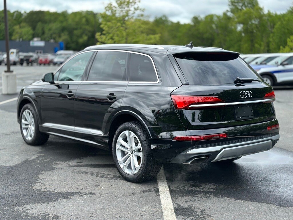 2025 Audi Q7 45 Premium photo 4