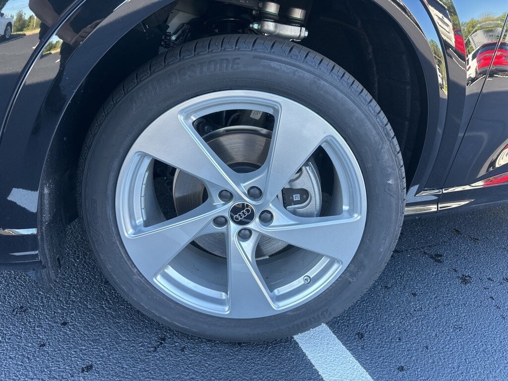 2025 Audi Q5 2.0T Premium Plus photo 2