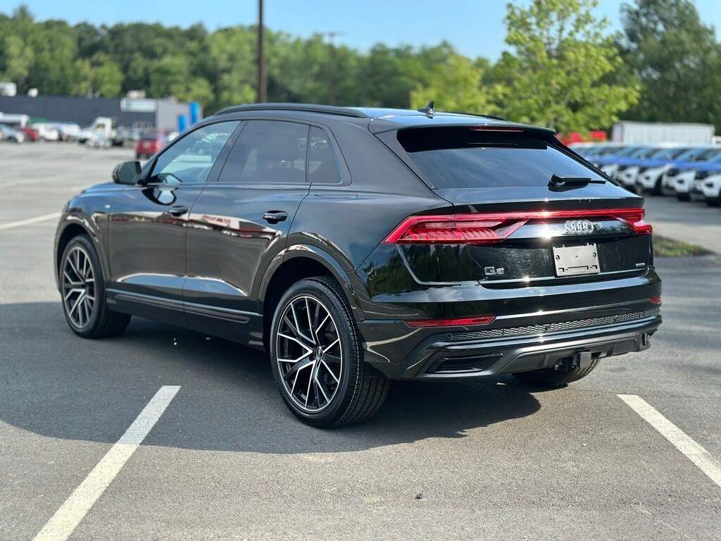 2023 Audi Q8 55 Premium Plus photo 4