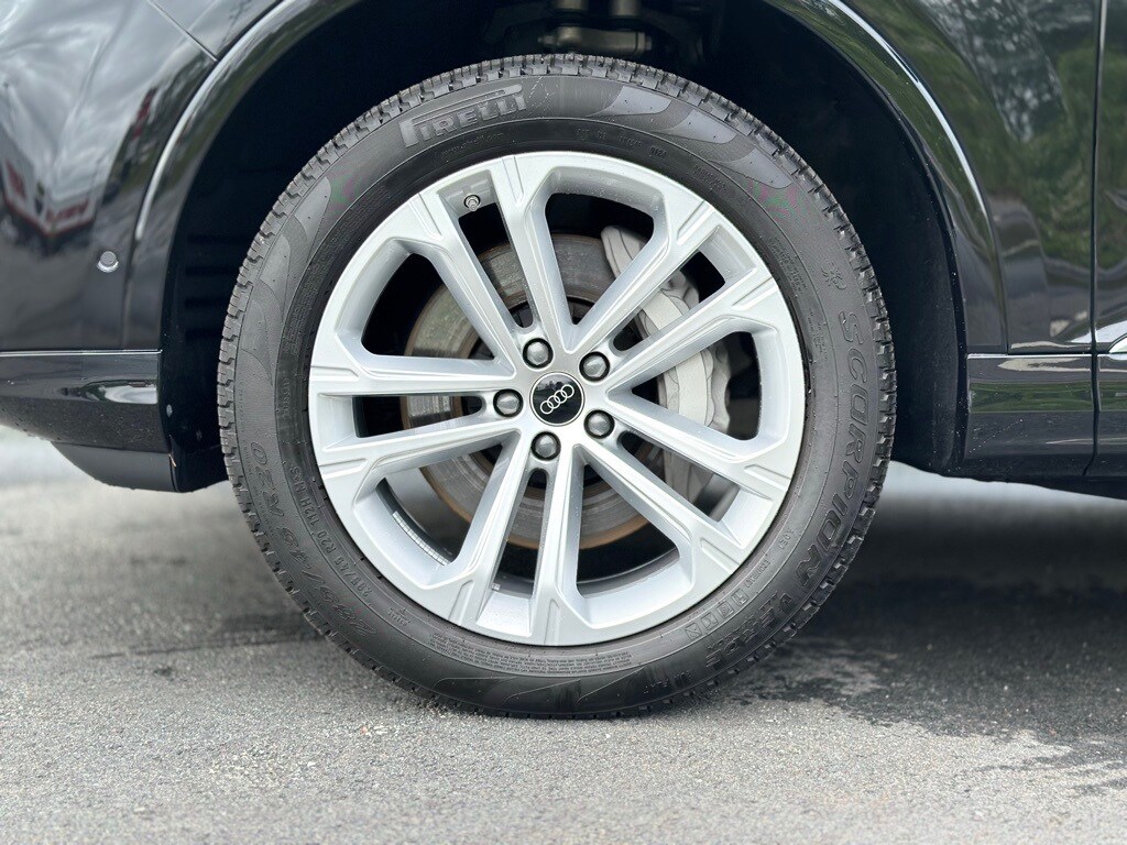 2025 Audi Q7 45 Premium photo 3