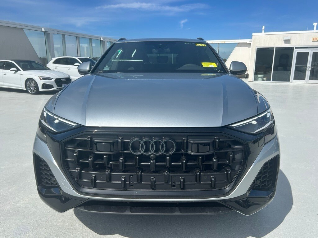 2025 Audi Q8 Premium Plus photo 2