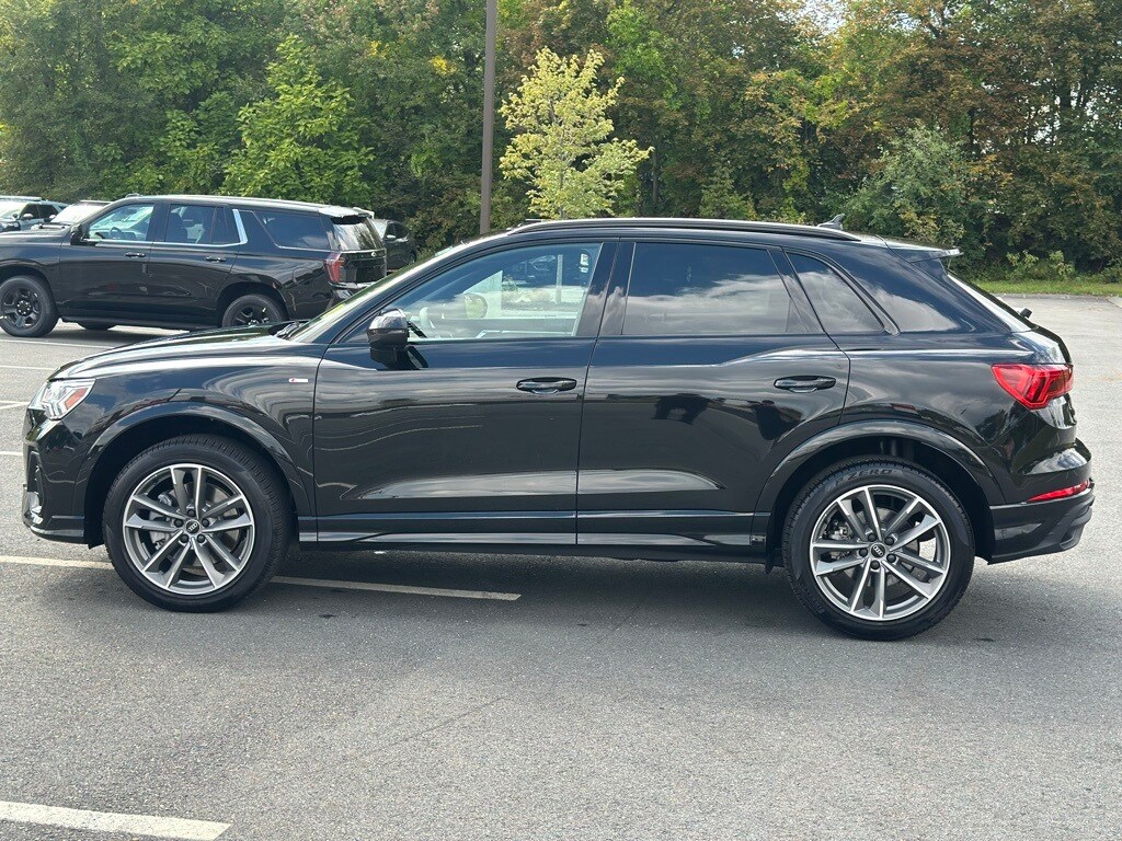 2024 Audi Q3 Premium Plus photo 3