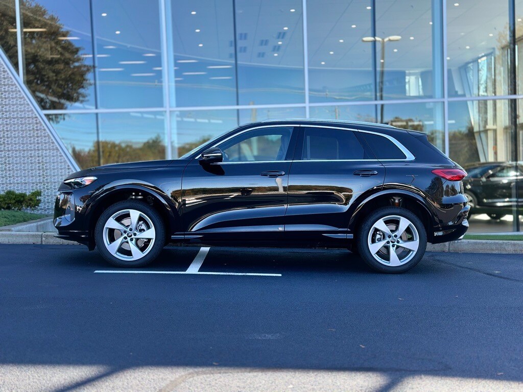 2025 Audi Q5 2.0T Premium Plus photo 3