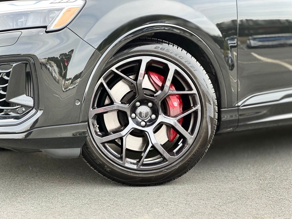 2025 Audi SQ7 Prestige photo 2