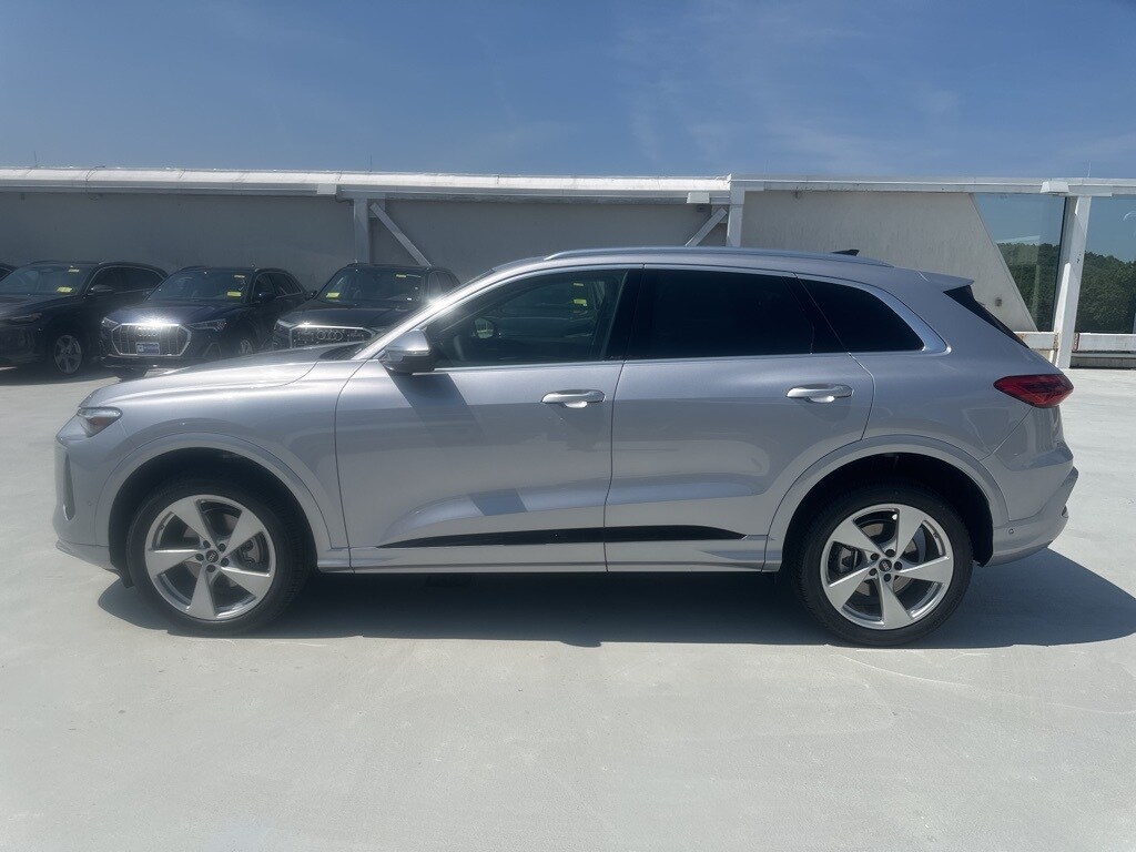 2025 Audi Q5 2.0T Premium Plus photo 2