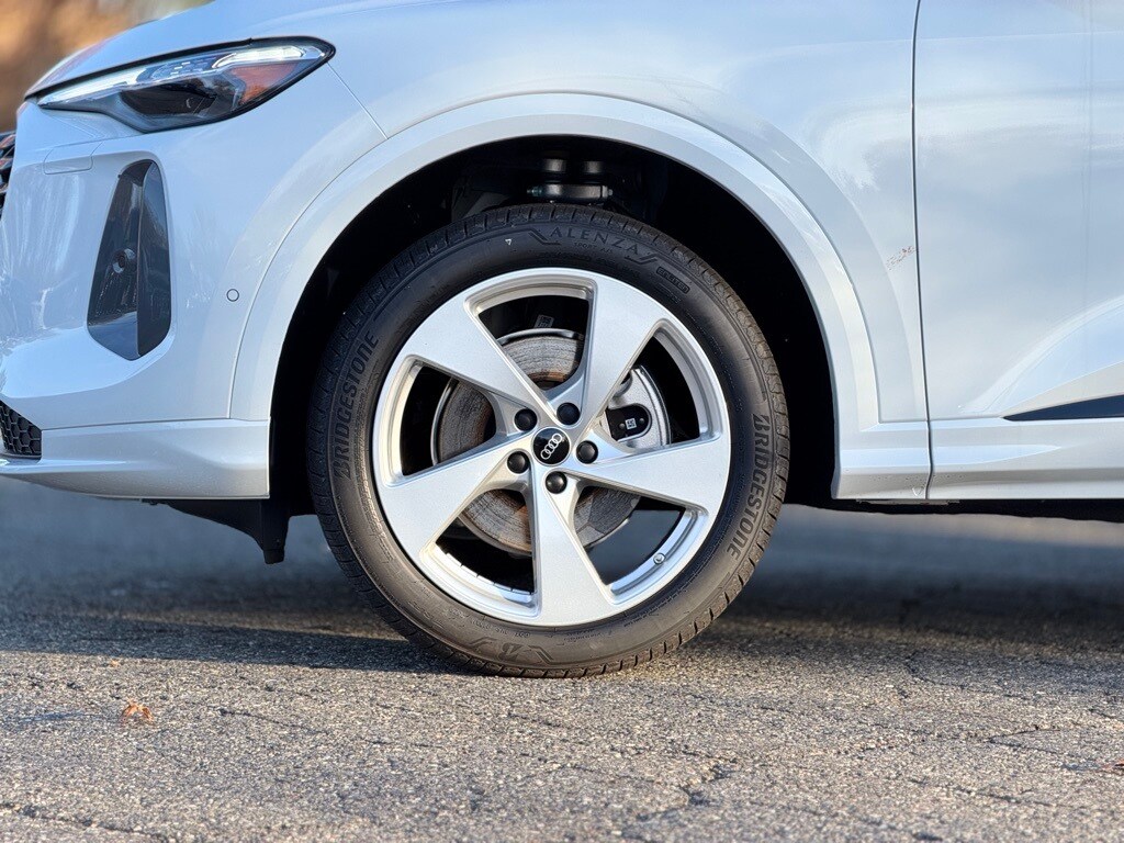 2025 Audi Q5 2.0T Premium Plus photo 2