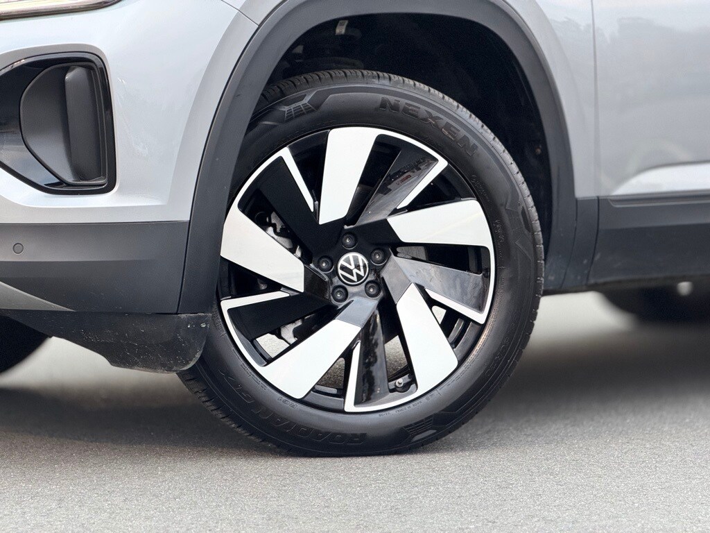 Used 2025 Volkswagen Atlas Cross Sport 2.0T SE w/Technology SUV