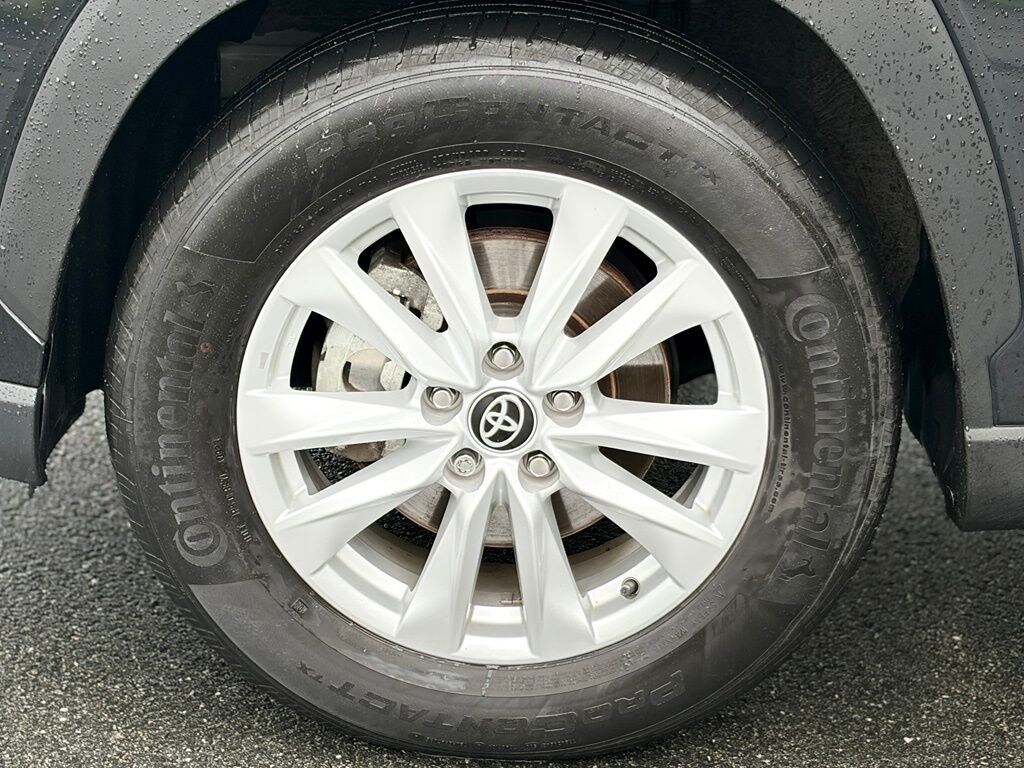 Used 2023 Toyota Corolla Cross LE SUV